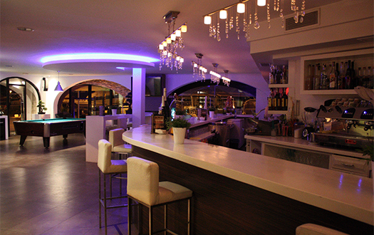 Moderno lounge bar Macua